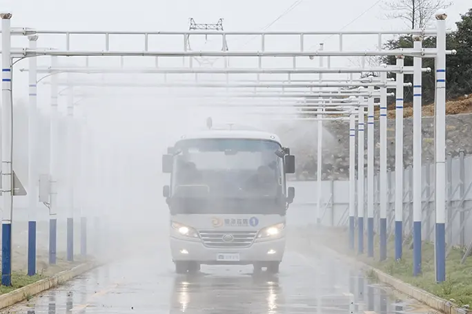模拟雨（雾）天行驶
